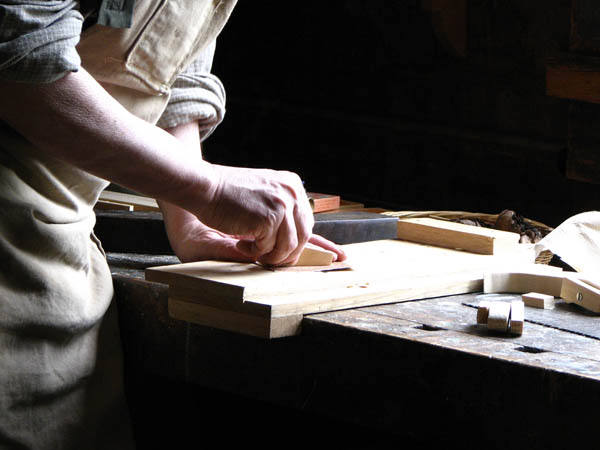 Ofrecemos un servicio de <strong>carpintería  de madera y ebanistería en Sant Quirze de Besora</strong> adaptado a las necesidades del <strong>cliente</strong>.